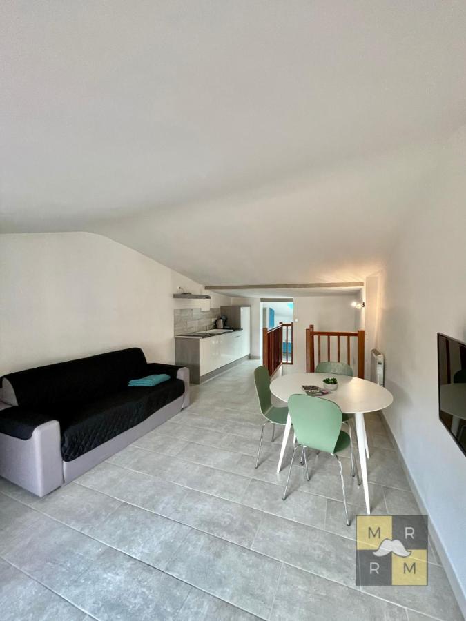 Le Donjon - Vue Cité Pied Cite Médiévale Neuf Carcasona Exterior foto